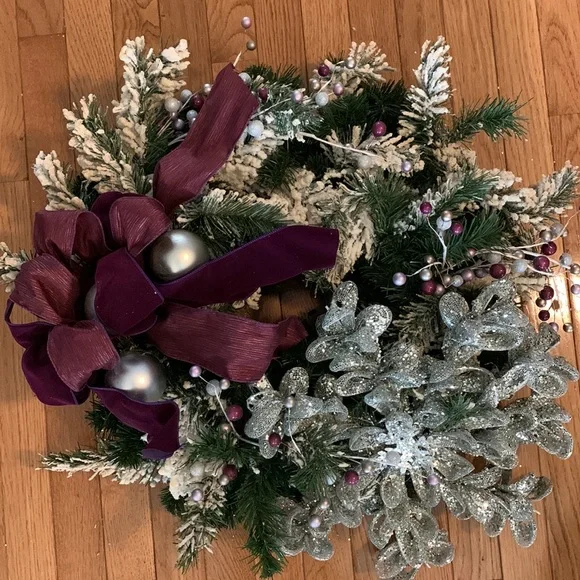 Gorgeous winter wreath with XL glittery snowflake - Picture 6 of 6